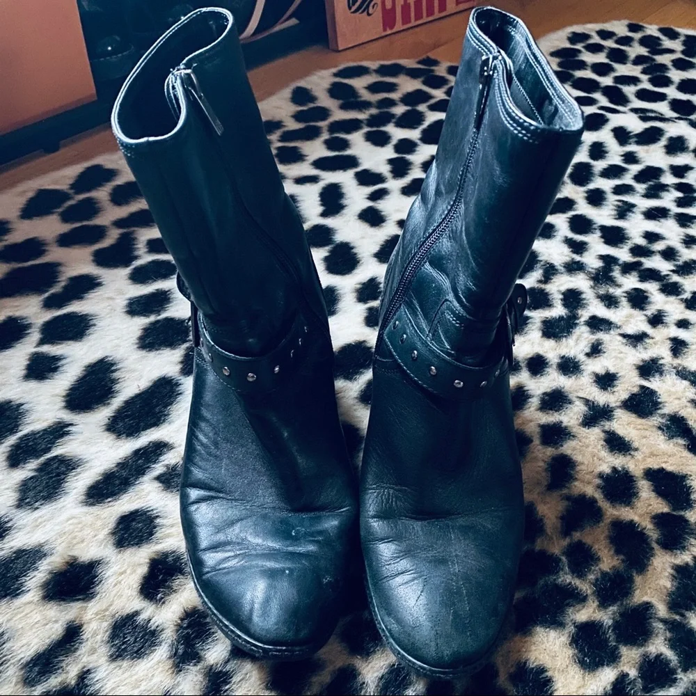 Anne Klein black Brier Moto ankle boots